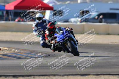 media/Dec-18-2022-SoCal Trackdays (Sun) [[8099a50955]]/Turn 2 (950am)/